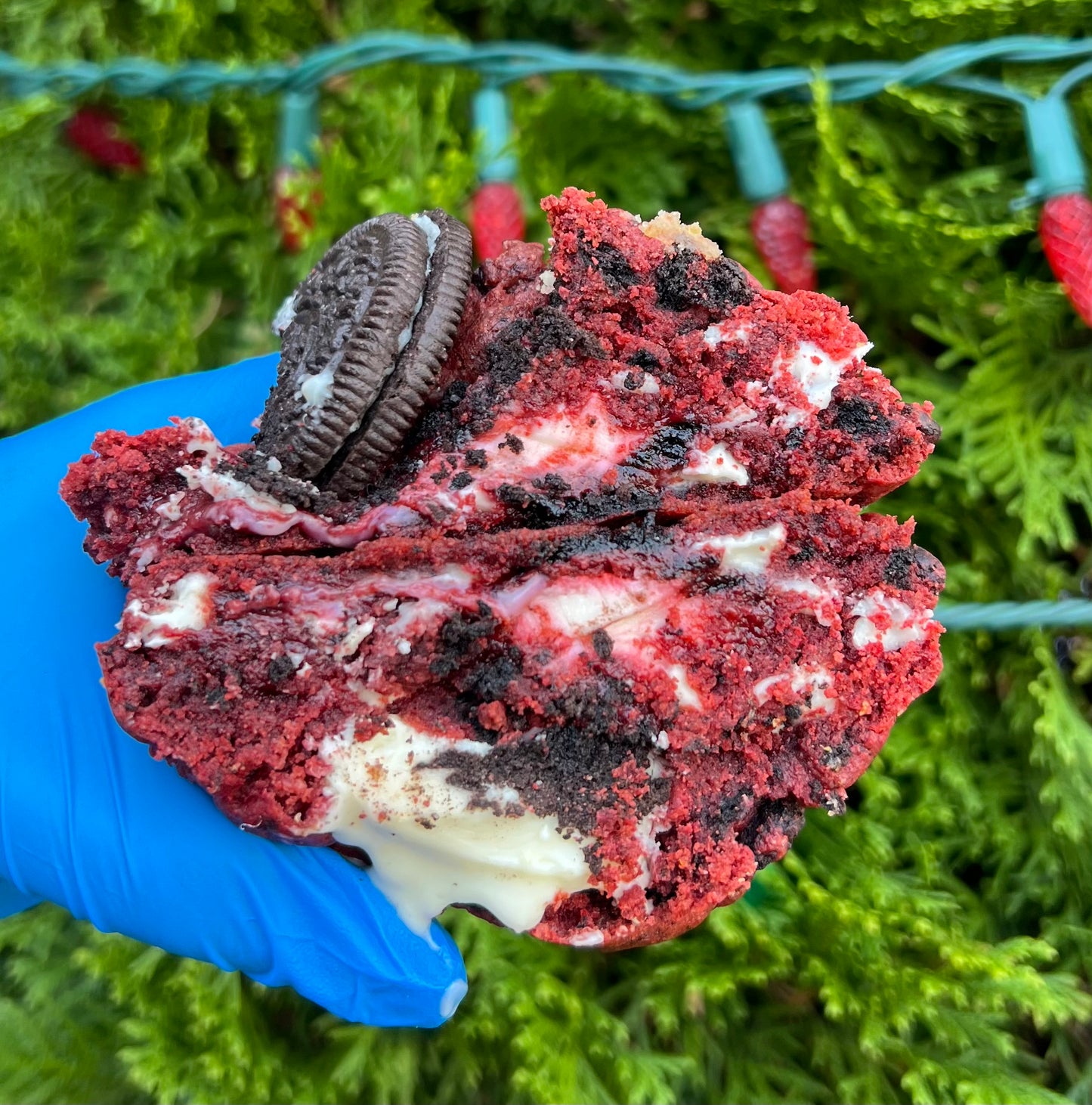 Red velvet cookies n’ cream